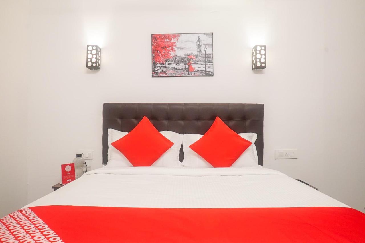 Oyo 13304 Divine Destination Hotel 3*